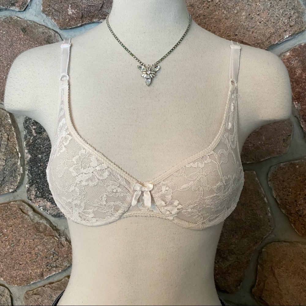 💍 Vintage 1980s stretchy sheer lace bra
